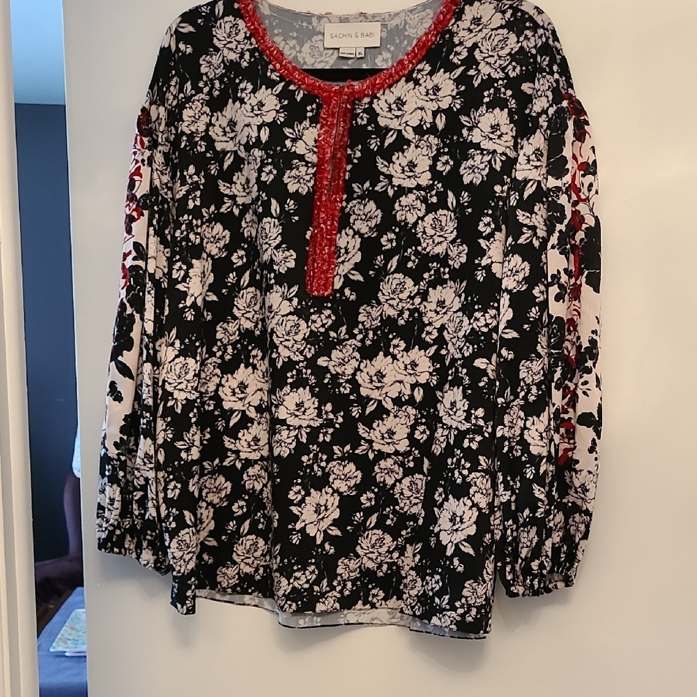 Lovely Floral Blouse In Soft Material.